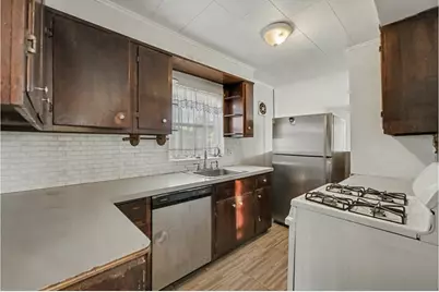 32 Dictum Court, New York City, NY 11229 - Photo 8