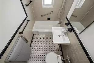 6665 Colonial Rd, New York City, NY 11220 - Photo 10