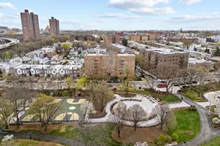 6665 Colonial Rd, New York City, NY 11220 - Photo 14
