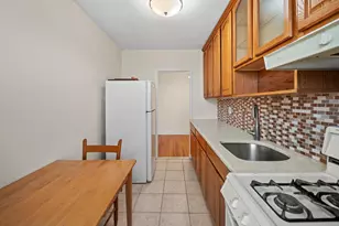 6665 Colonial Rd, New York City, NY 11220 - Photo 6