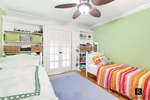 330 E 38th St, New York City, NY 10016 - Photo 4
