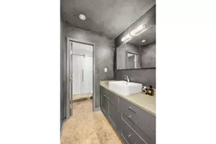 251 W 19th St, New York City, NY 10011 - Photo 10