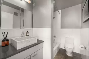 251 W 19th St, New York City, NY 10011 - Photo 8