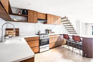 211 Thompson St, New York City, NY 10012 - Photo 6