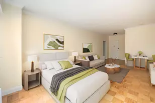 305 E 40th St, New York City, NY 10017 - Photo 2