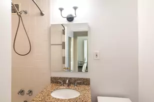 305 E 40th St, New York City, NY 10017 - Photo 4