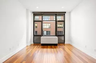41-18 27th St, New York City, NY 11101 - Photo 2