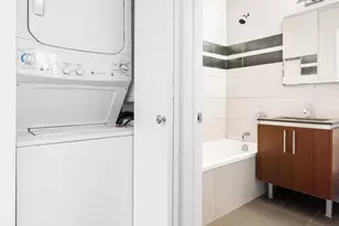 41-18 27th St, New York City, NY 11101 - Photo 16