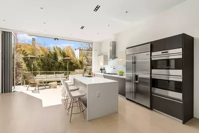 140 Clinton Avenue, New York City, NY 11205 - Photo 2
