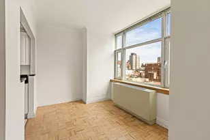 404 E 76th St, New York City, NY 10021 - Photo 2