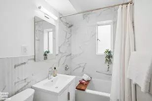 249 E 48th St, New York City, NY 10017 - Photo 12