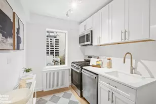 249 E 48th St, New York City, NY 10017 - Photo 6