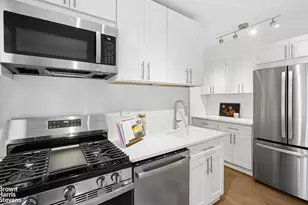 249 E 48th St, New York City, NY 10017 - Photo 12