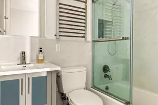 235 E 40th St, New York City, NY 10016 - Photo 8