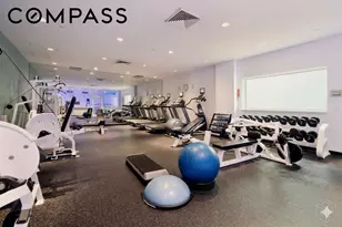 235 E 40th St, New York City, NY 10016 - Photo 14
