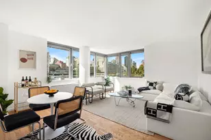 425 Main St, New York City, NY 10044 - Photo 1