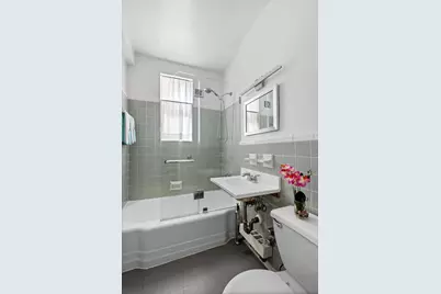 64 E 94th Street #3B, New York City, NY 10128 - Photo 10