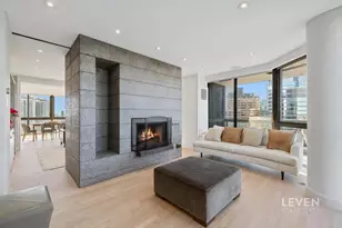 200 E 61st St, New York City, NY 10065 - Photo 4