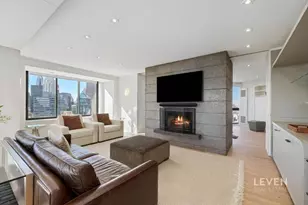 200 E 61st St, New York City, NY 10065 - Photo 2