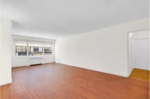 150 E 61st St, New York City, NY 10065 - Photo 2