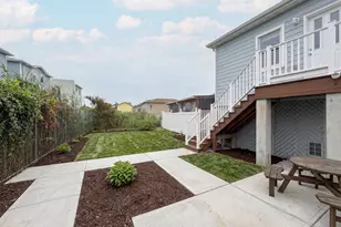 458 Beach 46th St, New York City, NY 11691 - Photo 28