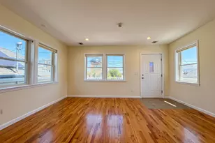 458 Beach 46th St, New York City, NY 11691 - Photo 8