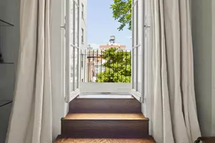 26 Washington Square N, New York City, NY 10011 - Photo 10