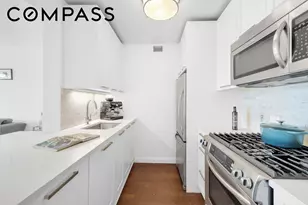 200 E 94th St, New York City, NY 10128 - Photo 4