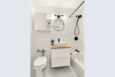 651 Vanderbilt Street #R2, New York City, NY 11218 - Photo 4