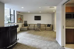212 E 47th St, New York, NY 10017 - Photo 10