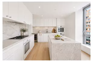 212 W 72nd St, New York City, NY 10023 - Photo 2
