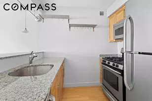 516 W 47th St, New York City, NY 10036 - Photo 4