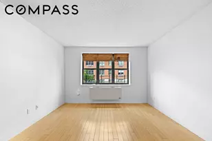 516 W 47th St, New York City, NY 10036 - Photo 2