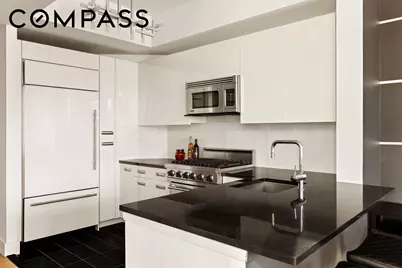 46-30 Center Boulevard #610, New York City, NY 11109 - Photo 2