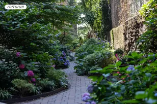 424 E 52nd St, New York City, NY 10022 - Photo 8
