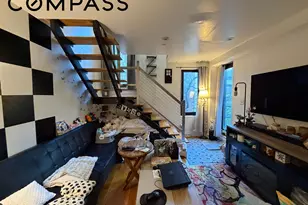 215 E 81st St, New York City, NY 10028 - Photo 2