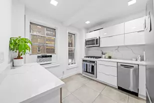 321 E 43rd St, New York City, NY 10017 - Photo 4