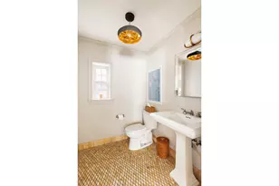 13 Commerce St, New York City, NY 10014 - Photo 10
