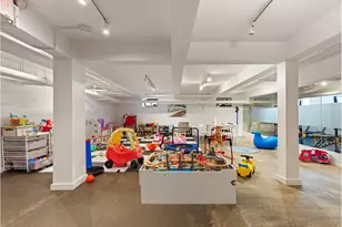 385 Argyle Rd, New York City, NY 11218 - Photo 6