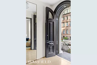 240 E 61st Street, New York City, NY 10065 - Photo 2