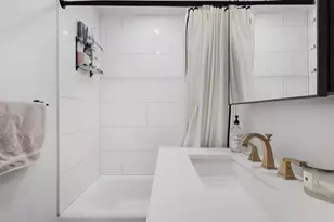 165 Christopher St, New York City, NY 10014 - Photo 6