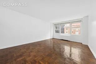 77 W 55th St, New York City, NY 10019 - Photo 10