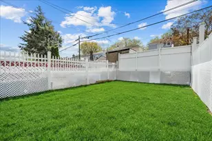 1728 E 33rd St, New York City, NY 11234 - Photo 16