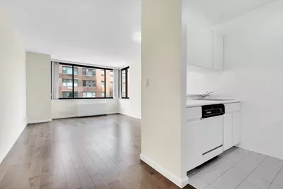 300 E 62nd Street #1103, New York City, NY 10065 - Photo 1