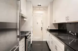 525 Park Ave, New York City, NY 10065 - Photo 2