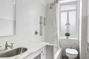 165 W 20th St, New York City, NY 10011 - Photo 10
