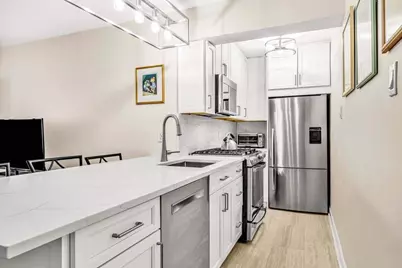 220 E 67th Street #6J, New York City, NY 10065 - Photo 2