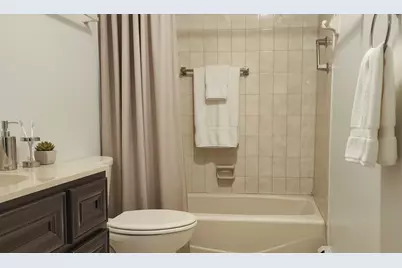 7937 Seaview Avenue #1, New York City, NY 11236 - Photo 8
