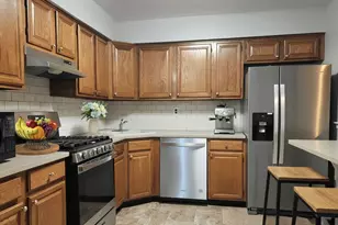 7937 Seaview Ave, New York City, NY 11236 - Photo 6