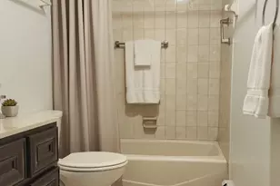 7937 Seaview Ave, New York City, NY 11236 - Photo 8